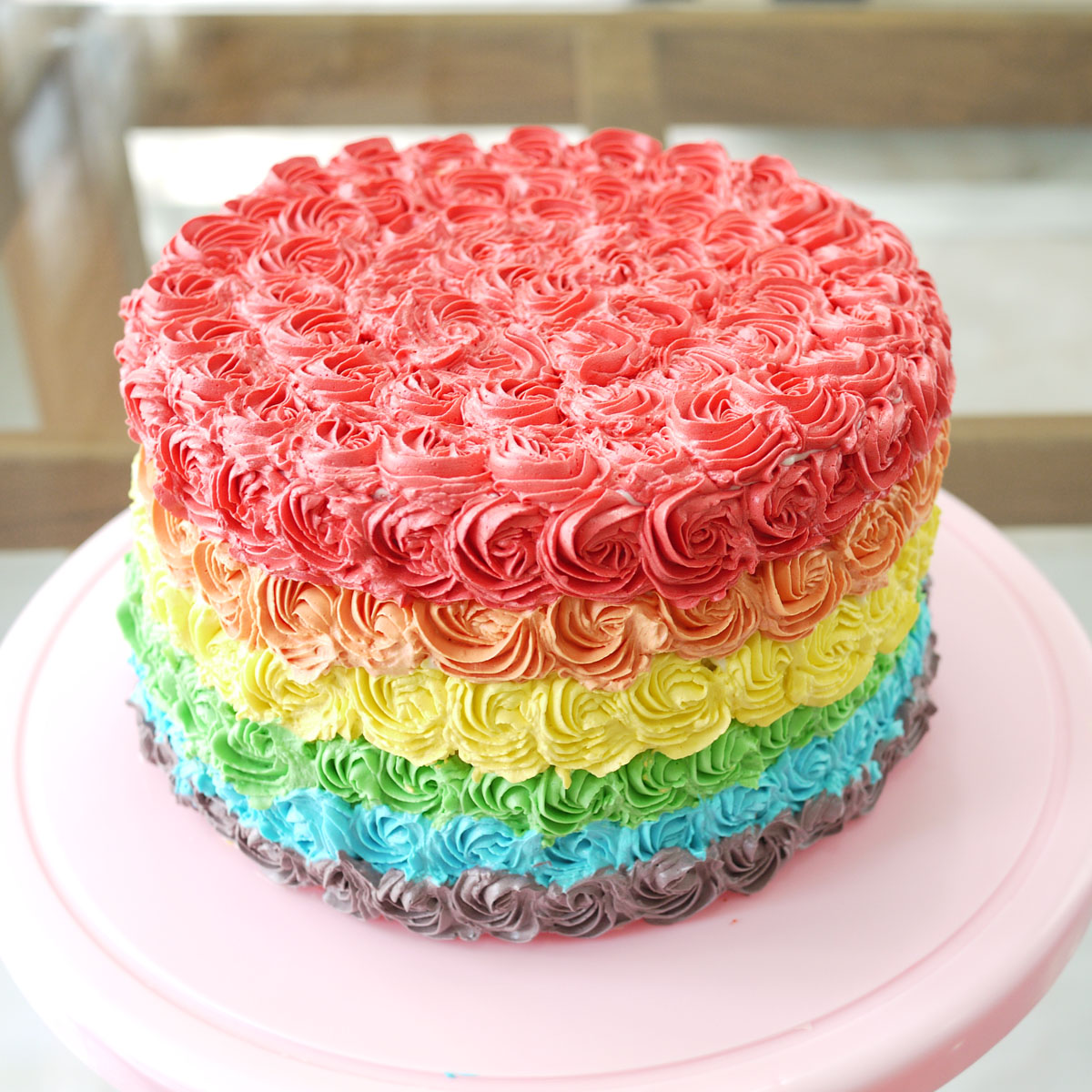 Yummy World Roy the Rainbow Cake 13